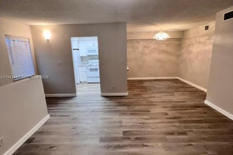 Copropriété à louer à Pompano Beach, Floride: 2 chambres, 87.33 m2 № 1999003 - photo 5