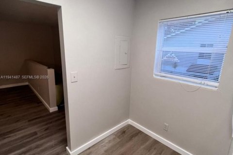 Copropriété à louer à Pompano Beach, Floride: 2 chambres, 87.33 m2 № 1999003 - photo 3