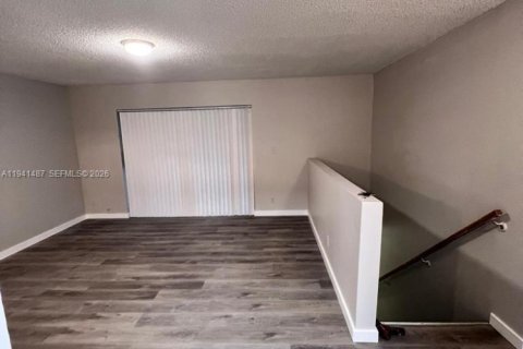 Copropriété à louer à Pompano Beach, Floride: 2 chambres, 87.33 m2 № 1999003 - photo 4