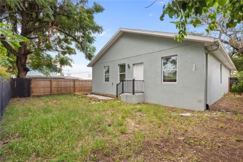 House in Tampa, Florida 3 bedrooms, 124.49 sq.m. № 1872803 - photo 21