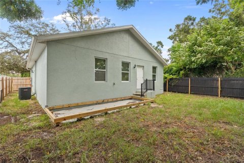 House in Tampa, Florida 3 bedrooms, 124.49 sq.m. № 1872803 - photo 22