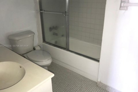 Copropriété à louer à Miami Beach, Floride: 1 chambre, 79.15 m2 № 2432253 - photo 7
