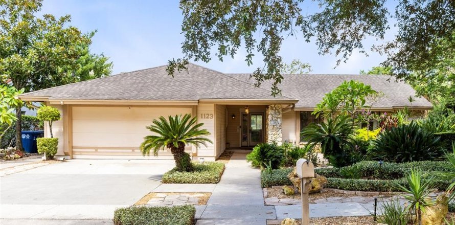 House in Winter Park, Florida 3 bedrooms, 164.62 sq.m. № 1856462