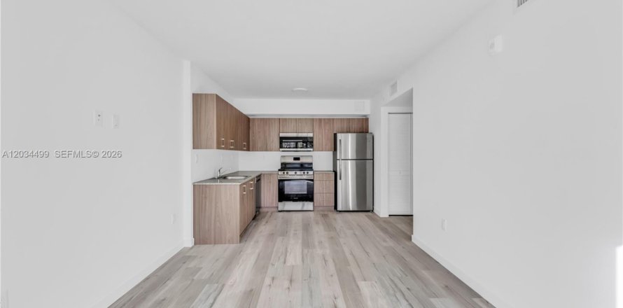 Apartamento en North Miami Beach, Florida 2 dormitorios, 74.32 m2 № 2088022