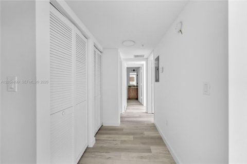 Apartamento en alquiler en North Miami Beach, Florida, 2 dormitorios, 74.32 m2 № 2088022 - foto 3