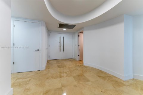Copropriété à louer à Sunny Isles Beach, Floride: 3 chambres, 247.58 m2 № 1934653 - photo 3