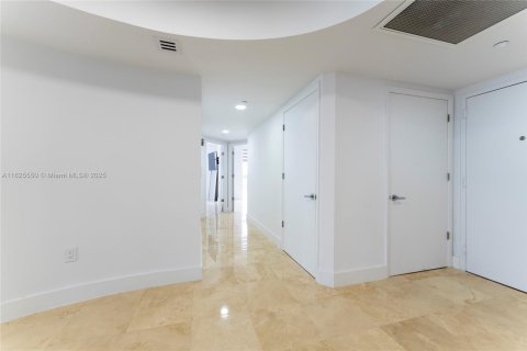 Copropriété à louer à Sunny Isles Beach, Floride: 3 chambres, 247.58 m2 № 1934653 - photo 5