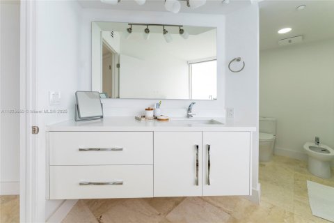 Copropriété à louer à Sunny Isles Beach, Floride: 3 chambres, 247.58 m2 № 1934653 - photo 28