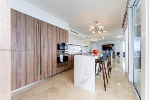 Copropriété à louer à Sunny Isles Beach, Floride: 3 chambres, 247.58 m2 № 1934653 - photo 9