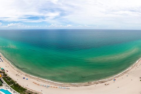 Copropriété à louer à Sunny Isles Beach, Floride: 3 chambres, 247.58 m2 № 1934653 - photo 12