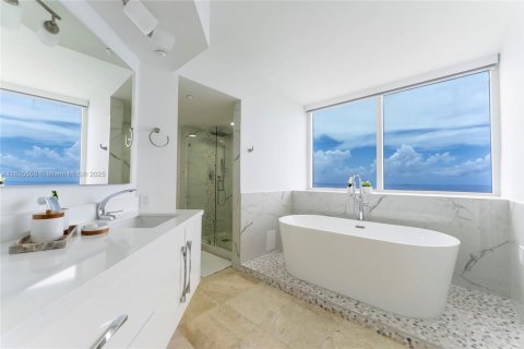 Copropriété à louer à Sunny Isles Beach, Floride: 3 chambres, 247.58 m2 № 1934653 - photo 27
