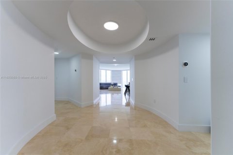 Copropriété à louer à Sunny Isles Beach, Floride: 3 chambres, 247.58 m2 № 1934653 - photo 4