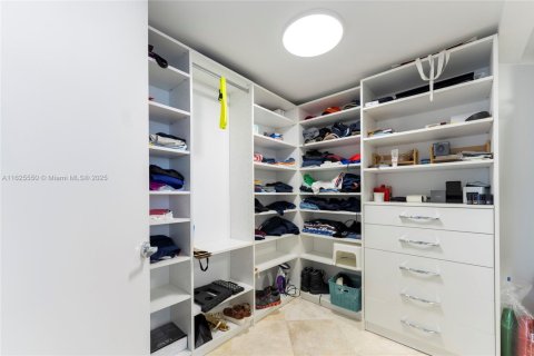 Copropriété à louer à Sunny Isles Beach, Floride: 3 chambres, 247.58 m2 № 1934653 - photo 30