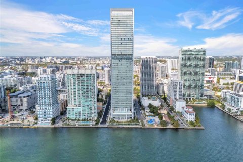 Condo à Miami, Floride, 3 chambres  № 2038158
