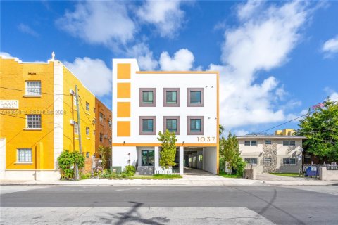 Studio in Miami, Florida № 2043220