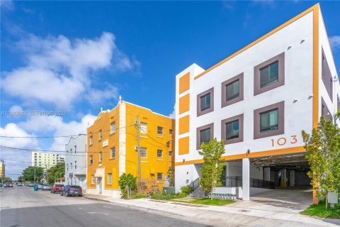 Casa en alquiler en Miami, Florida, 51.1 m2 № 2043220 - foto 12