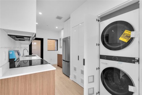 House in Miami, Florida 51.1 sq.m. № 2043220 - photo 4