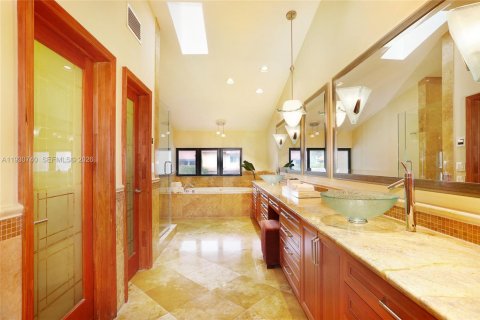 Купить таунхаус в Майами, Флорида 4 спальни, 346.06м2, № 1998444 - фото 10