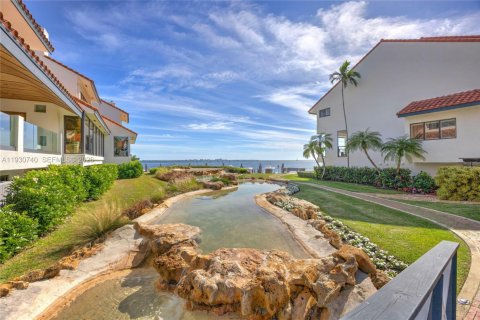 Купить таунхаус в Майами, Флорида 4 спальни, 346.06м2, № 1998444 - фото 19