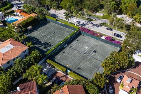 Купить таунхаус в Майами, Флорида 4 спальни, 346.06м2, № 1998444 - фото 22