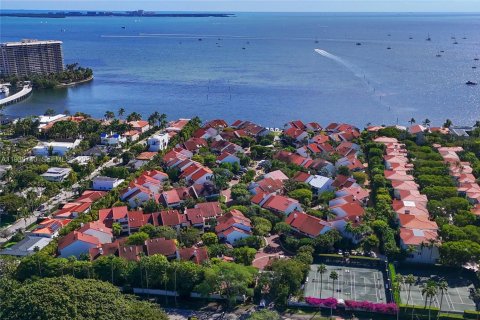 Купить таунхаус в Майами, Флорида 4 спальни, 346.06м2, № 1998444 - фото 23