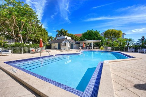 Купить таунхаус в Майами, Флорида 4 спальни, 346.06м2, № 1998444 - фото 17