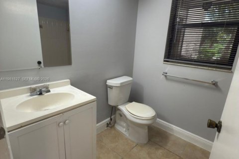 Condo in Pompano Beach, Florida, 2 bedrooms  № 2043192 - photo 17