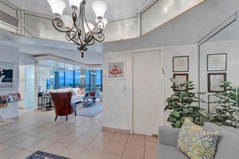 Condominio en venta en Aventura, Florida, 2 dormitorios, 154.87 m2 № 1875378 - foto 10