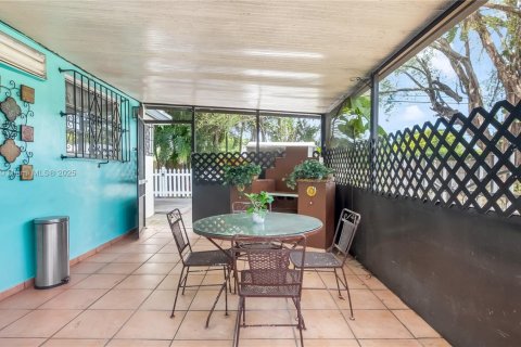 Villa ou maison à vendre à North Miami, Floride: 3 chambres, 96.43 m2 № 1968719 - photo 19