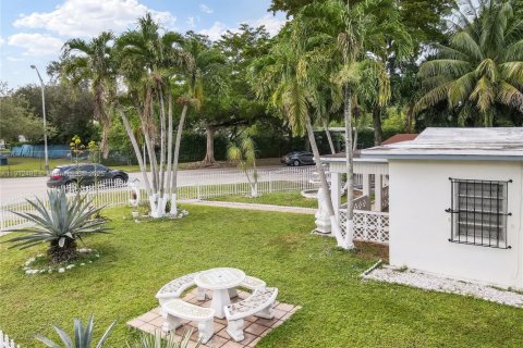 Villa ou maison à vendre à North Miami, Floride: 3 chambres, 96.43 m2 № 1968719 - photo 30