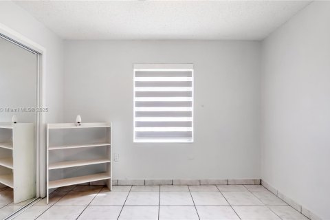Villa ou maison à vendre à North Miami, Floride: 3 chambres, 96.43 m2 № 1968719 - photo 13