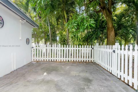 Villa ou maison à vendre à North Miami, Floride: 3 chambres, 96.43 m2 № 1968719 - photo 22