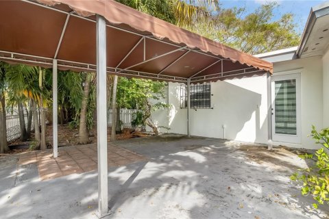 Villa ou maison à vendre à North Miami, Floride: 3 chambres, 96.43 m2 № 1968719 - photo 25