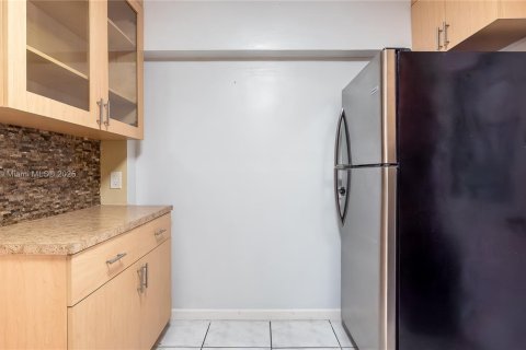 Villa ou maison à vendre à North Miami, Floride: 3 chambres, 96.43 m2 № 1968719 - photo 4