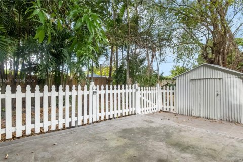 Villa ou maison à vendre à North Miami, Floride: 3 chambres, 96.43 m2 № 1968719 - photo 23