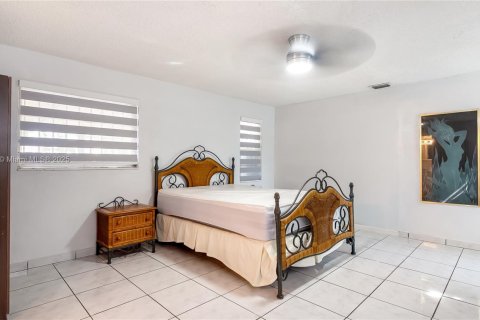 Villa ou maison à vendre à North Miami, Floride: 3 chambres, 96.43 m2 № 1968719 - photo 11