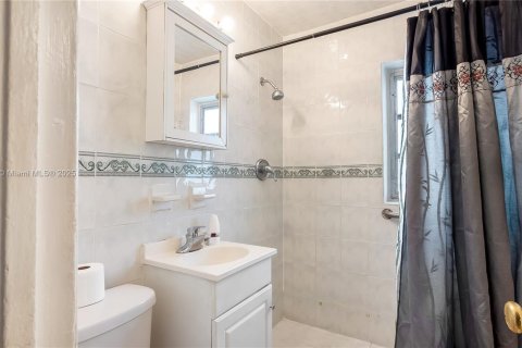 Villa ou maison à vendre à North Miami, Floride: 3 chambres, 96.43 m2 № 1968719 - photo 16