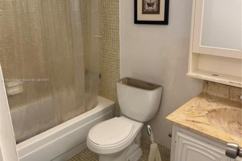 Condo in Lauderdale Lakes, Florida, 2 bedrooms № 2076703 - photo 6
