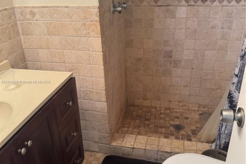 Condo in Lauderdale Lakes, Florida, 2 bedrooms № 2076703 - photo 9