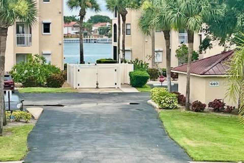 Condo in New Smyrna Beach, Florida, 3 bedrooms  № 1666067 - photo 10