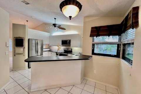 Condo in New Smyrna Beach, Florida, 3 bedrooms  № 1666067 - photo 11