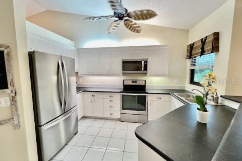 Condo in New Smyrna Beach, Florida, 3 bedrooms  № 1666067 - photo 13