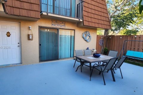 Townhouse in Cooper City, Florida 2 bedrooms, 117.43 sq.m. № 2153815 - photo 3