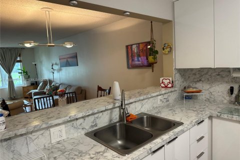 Copropriété à vendre à Sunrise, Floride: 1 chambre, 80.82 m2 № 2056516 - photo 28