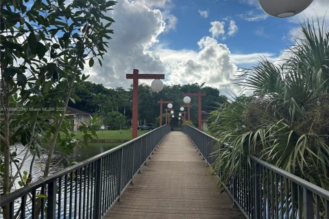 Copropriété à vendre à Sunrise, Floride: 1 chambre, 80.82 m2 № 2056516 - photo 18