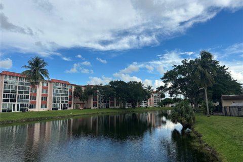 Copropriété à vendre à Sunrise, Floride: 1 chambre, 80.82 m2 № 2056516 - photo 11