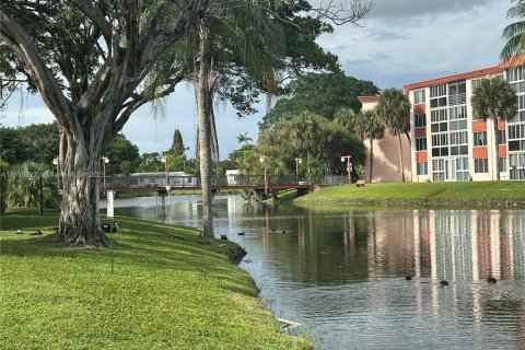 Copropriété à vendre à Sunrise, Floride: 1 chambre, 80.82 m2 № 2056516 - photo 6