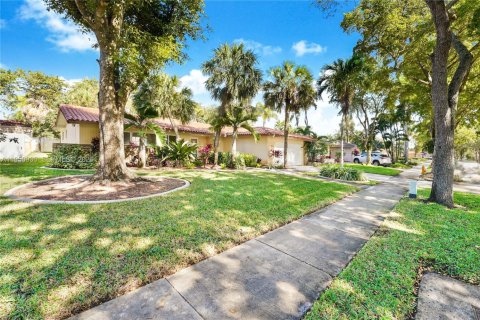 Casa en venta en Miami Lakes, Florida, 3 dormitorios, 190.45 m2 № 2006436 - foto 8
