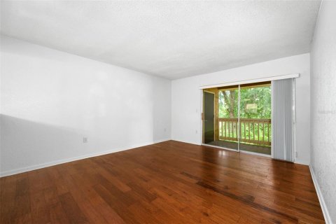 Condo in Gainesville, Florida, 2 bedrooms № 2117778 - photo 6