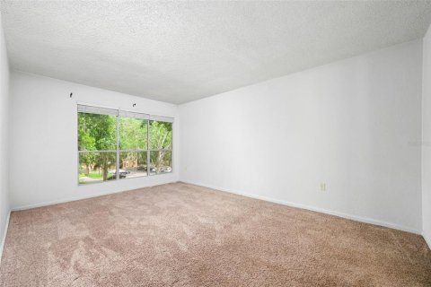 Condo in Gainesville, Florida, 2 bedrooms № 2117778 - photo 16